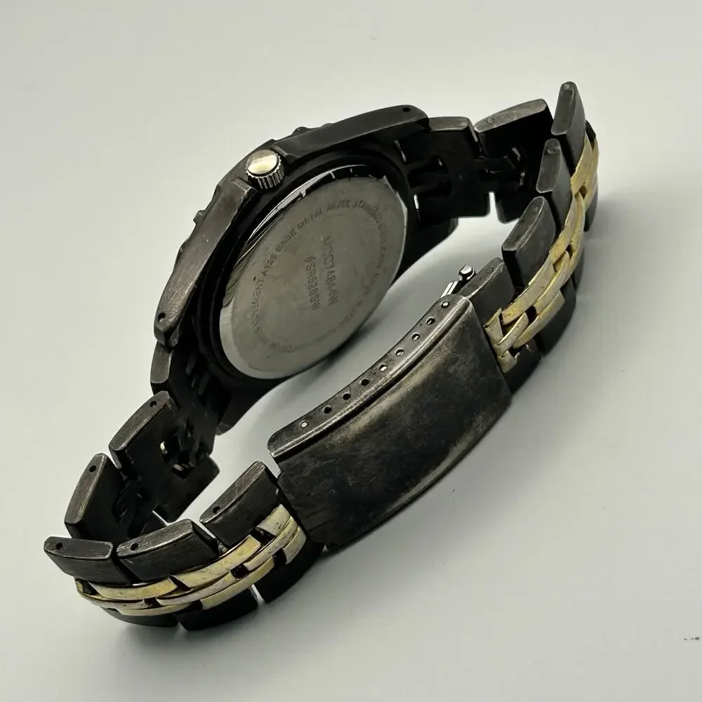 Men’s Gold and Black Stainless Steel Men’s Watch Working New Battery
